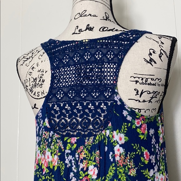 Navy Floral Button-Up Tank Top with Lace Back - Picture 4 of 8
